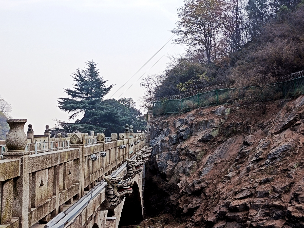 华山二日游登山攻略路线图,陕西自由行夜爬华山