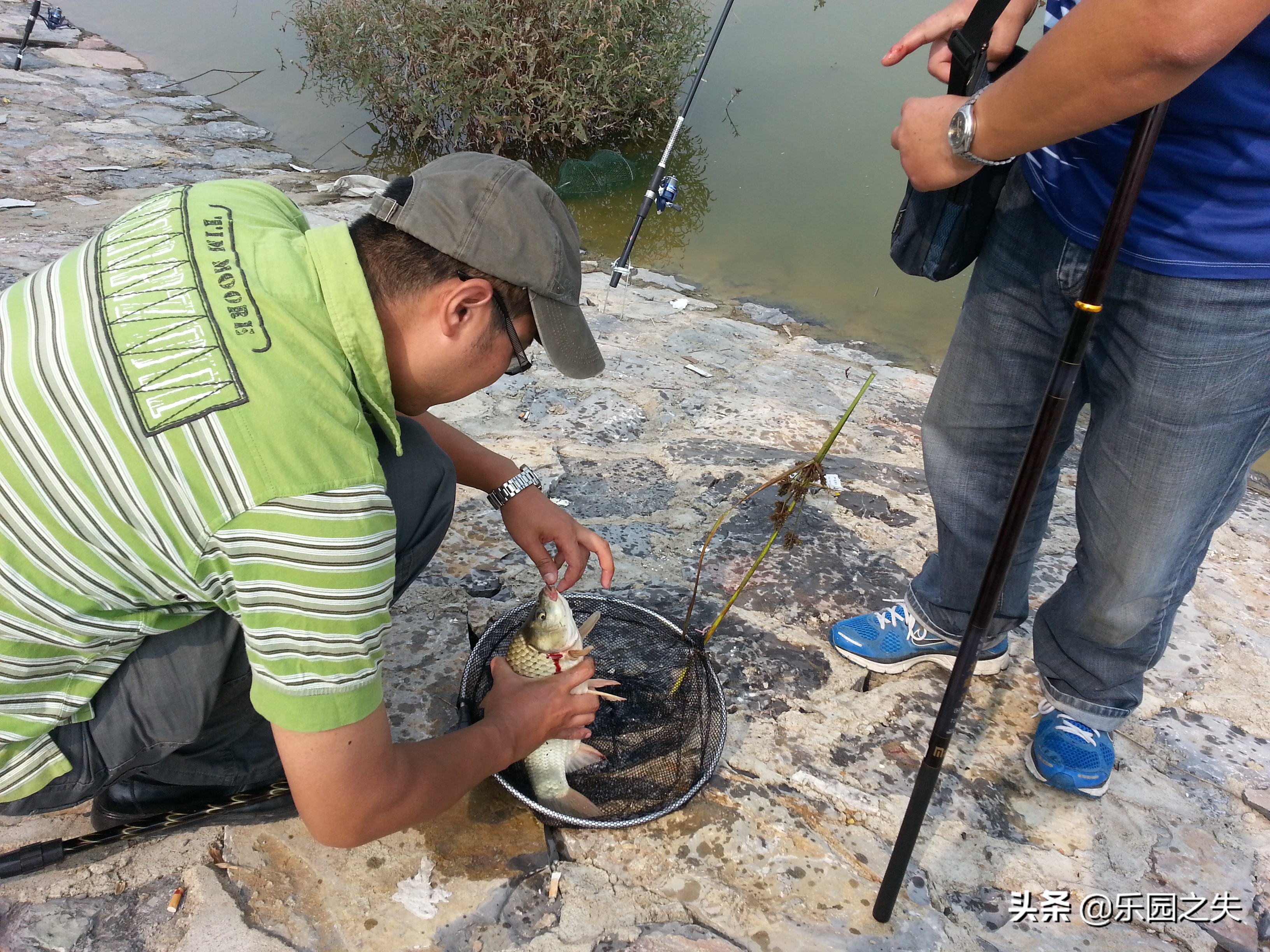 鱼线断线怎么连接不影响抛竿,抛竿时钓鱼技巧有哪些