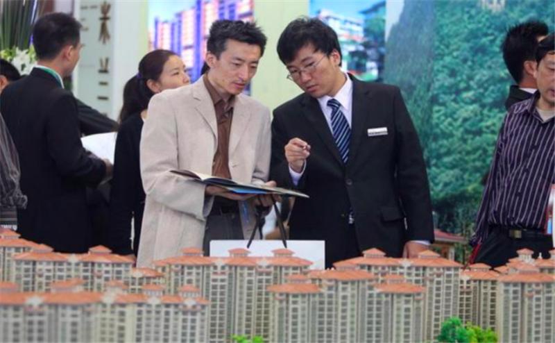 农村人进城买房，欠下几十万*款贷**，这些人到底靠什么养活自己