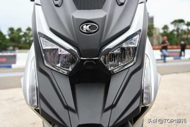光阳赛艇s250和2023款s350比较哪个好,跨界踏板光阳赛艇250配置
