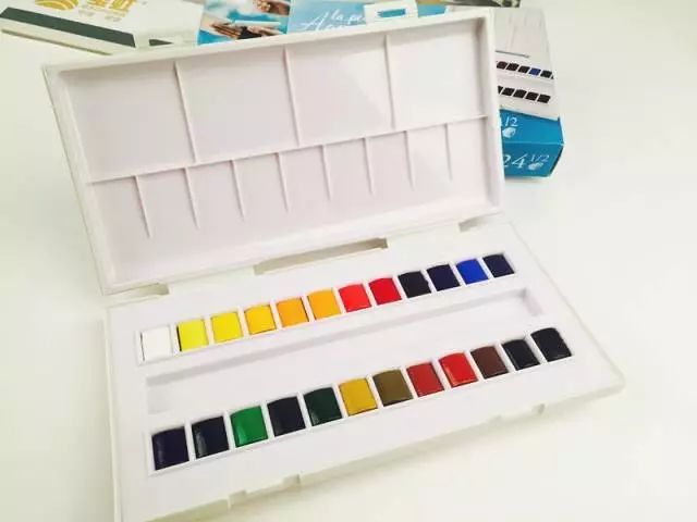 水彩初学者入门工具推荐,入门水彩工具水彩颜料