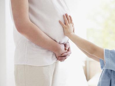 孕妈佩戴珠宝,孕期戴首饰有辐射吗