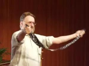 新冠肺炎病毒侵袭大脑,新冠病毒为什么会全球爆发