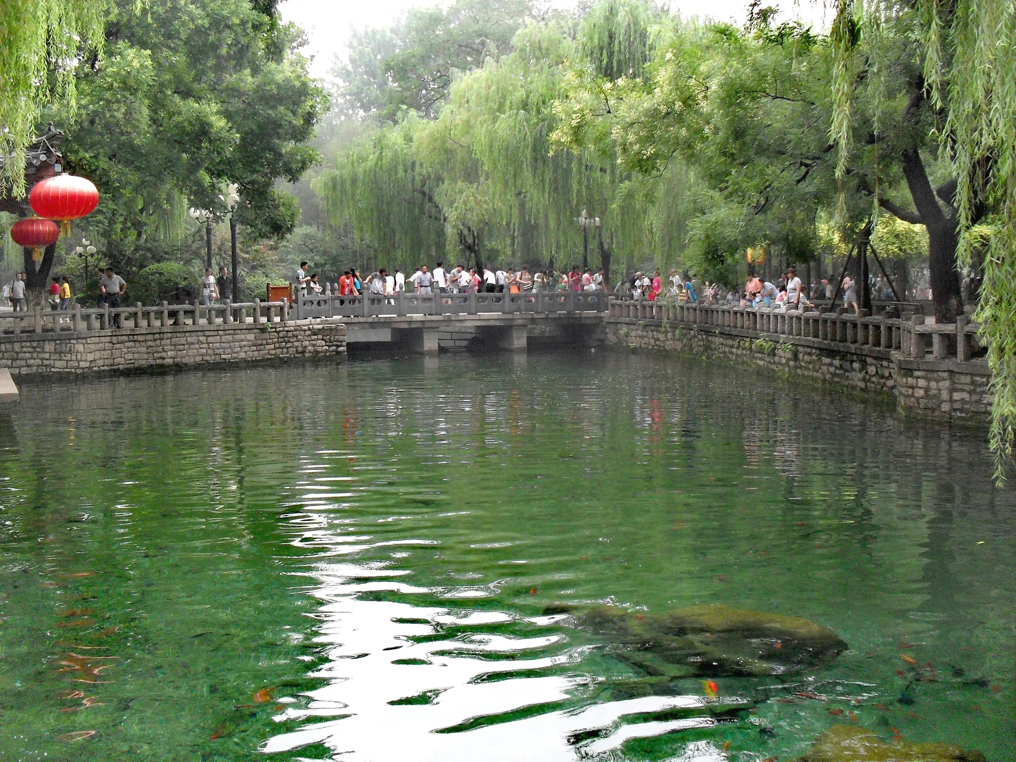 趵突泉天下第一泉风景区,济南天下第一泉景区是趵突泉吗