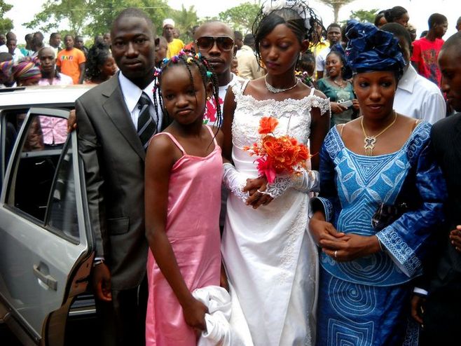 几内亚富有吗,几内亚为何富裕