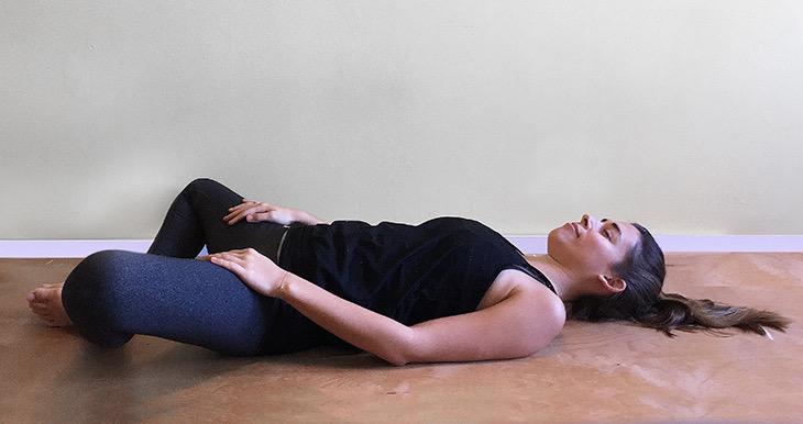 经期延迟，脸冒痘痘，应该是内分泌问题，试试这几个瑜伽体式