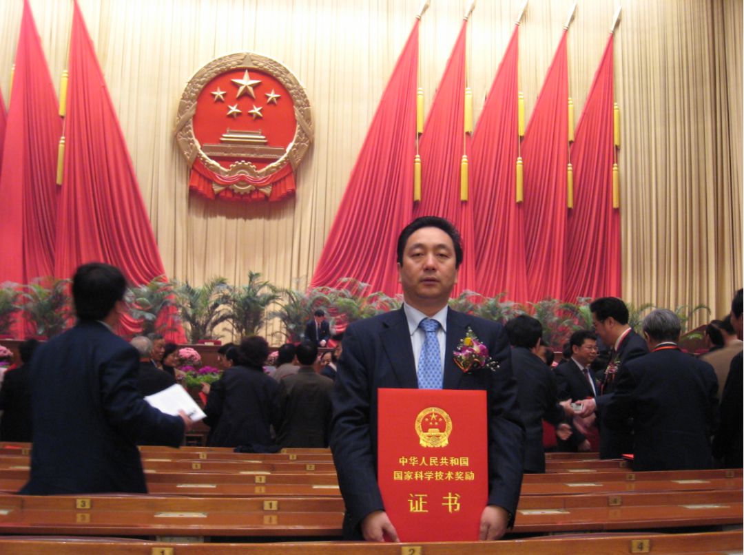 适合国人肤质的天然保湿剂，他一研究就是半辈子