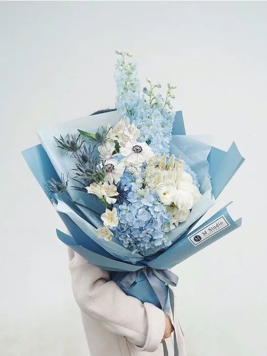 一不小心开了间花店，还和各种大牌合作，真的香