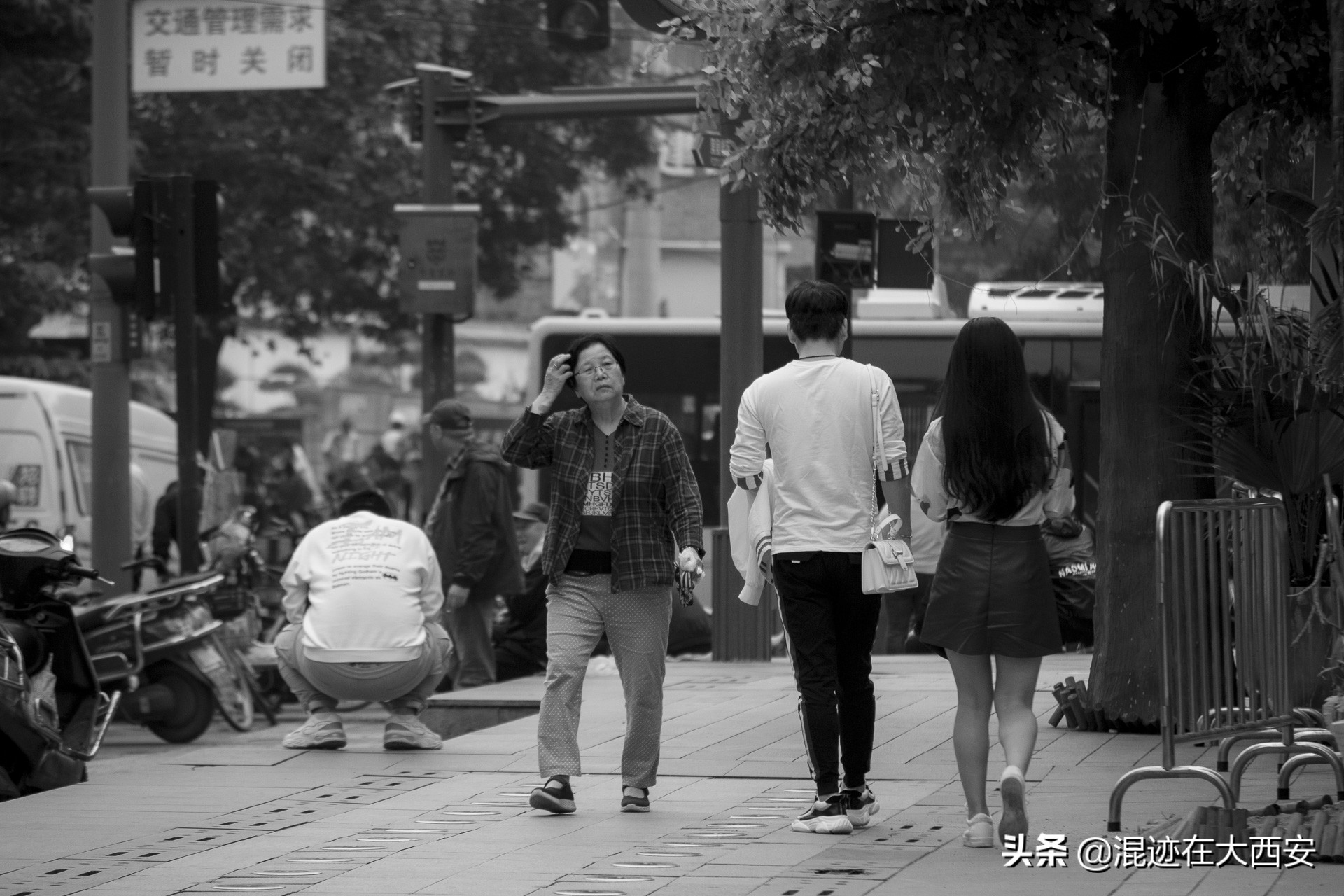 西安中贸广场夜景图,西安中贸广场攻略