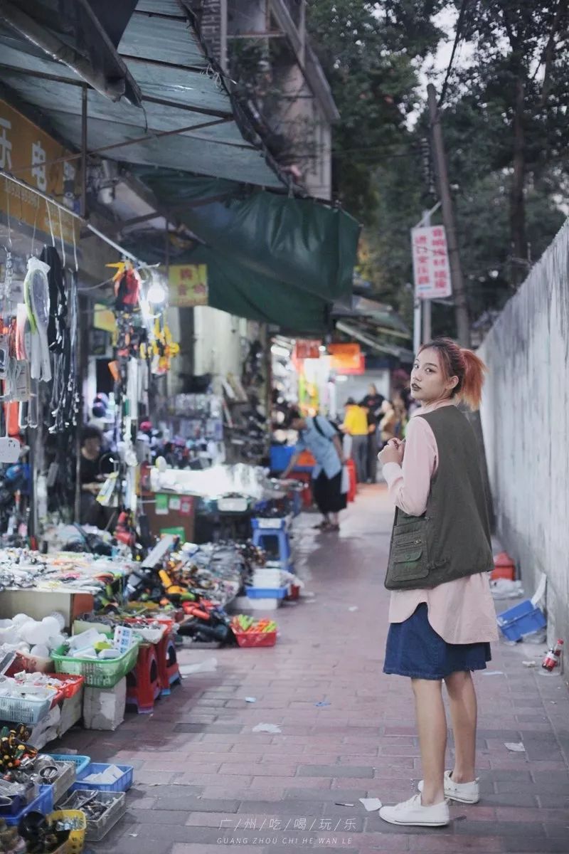 旧货市场机械胶片相机,120块的理光傻瓜胶片相机