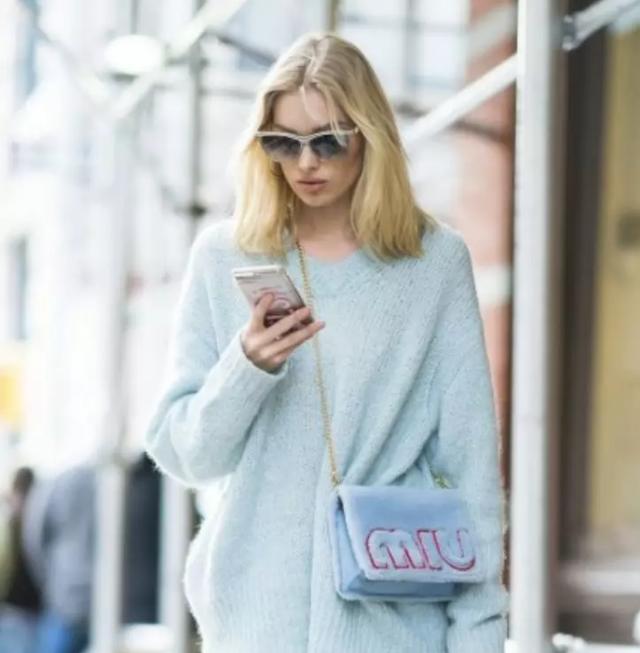 人人都有的基础款怎么穿出高级感,基础款变时髦很简单