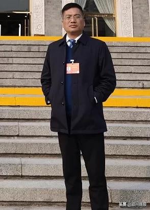 全国脱贫攻坚先进个人陈辉,全国脱贫攻坚先进个人李卓