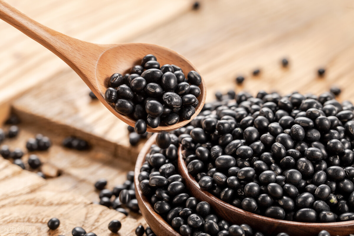 黑豆怎么炒熟吃最好,黑豆要炒再炖汤吗
