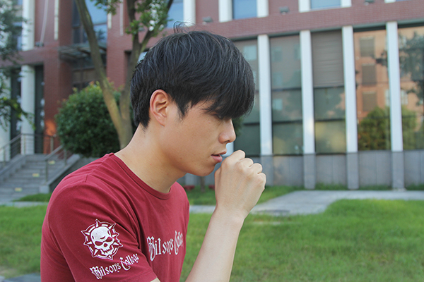 发烧咳嗽流鼻涕是感冒还是狂犬病,发烧流鼻涕是热感冒还是风寒感冒