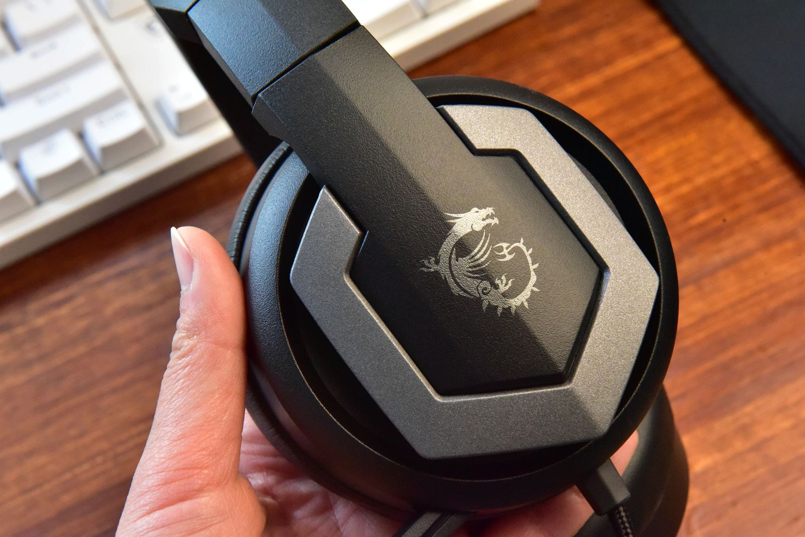 很久不见的安桥现身了,作微星耳机的配角发力电竞