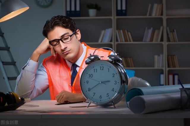 男人m型发际线是脱发么,男人m型发际线留什么发型