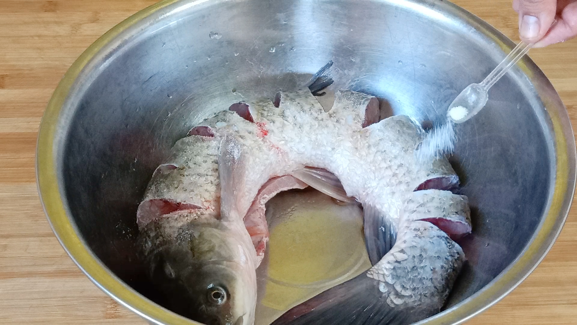 无论炖什么鱼一定要记住这几点,哪种鱼炖起来比较嫩又好吃