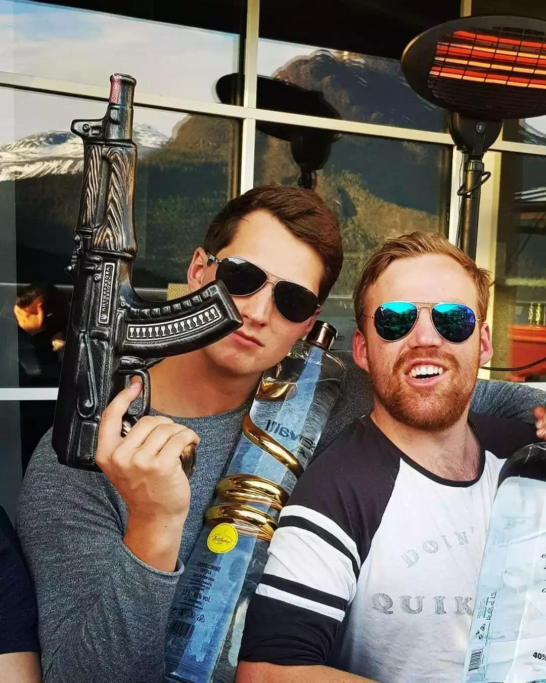 AK-47伏特加,千万别对口喝别人会认为你要自杀