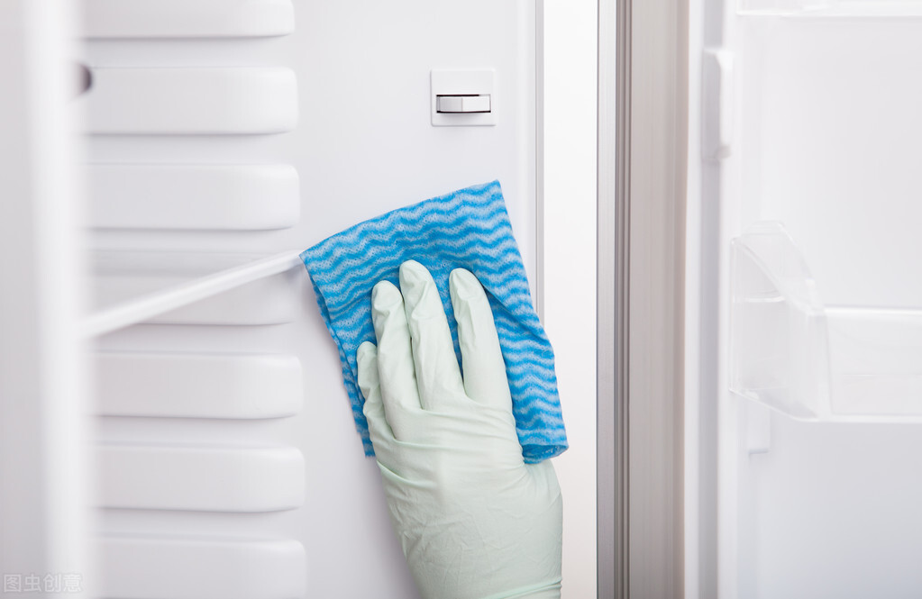 冰箱排水口怎么清理疏通,冰箱排水口在哪里以及如何清洗