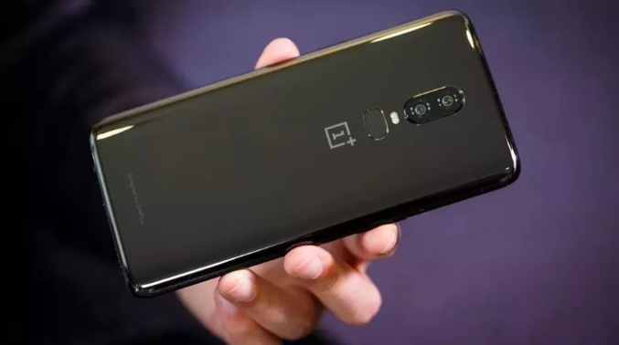 王自如使用手机,王自如早期视频