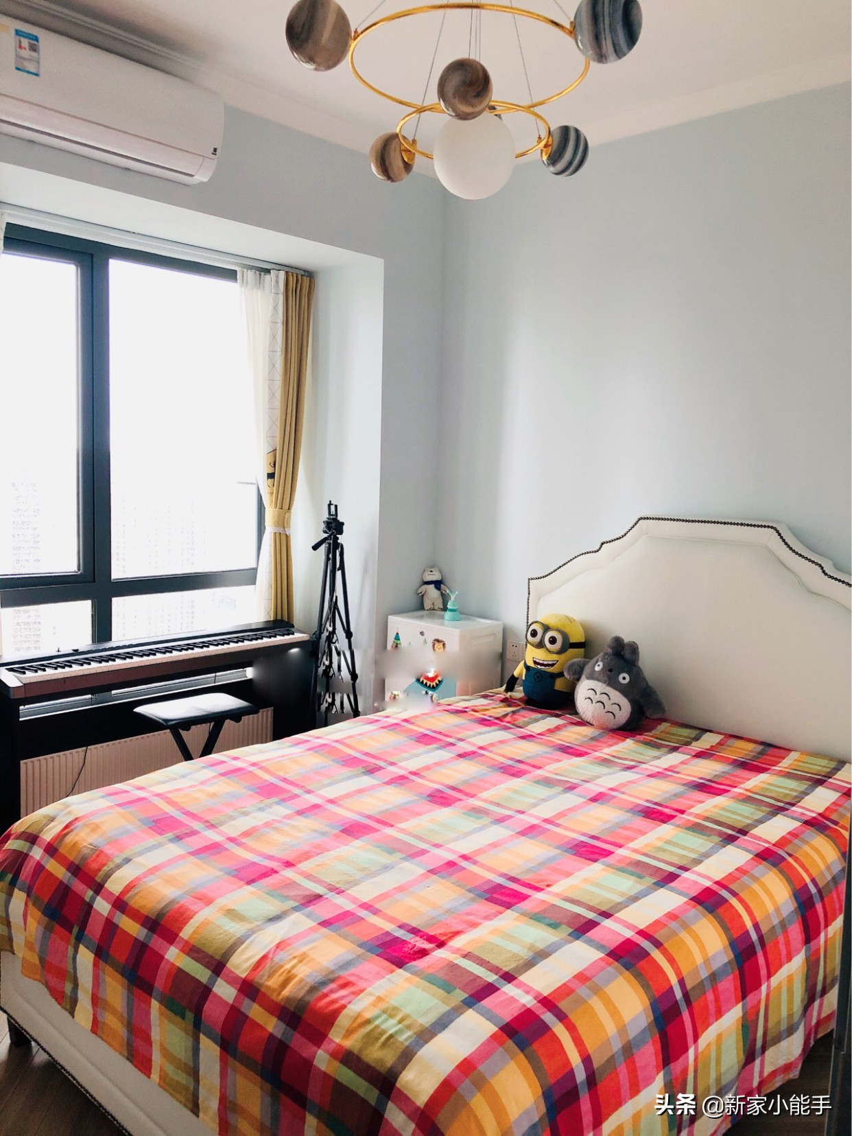 电视背景墙金属线条效果图,学家里装修设计