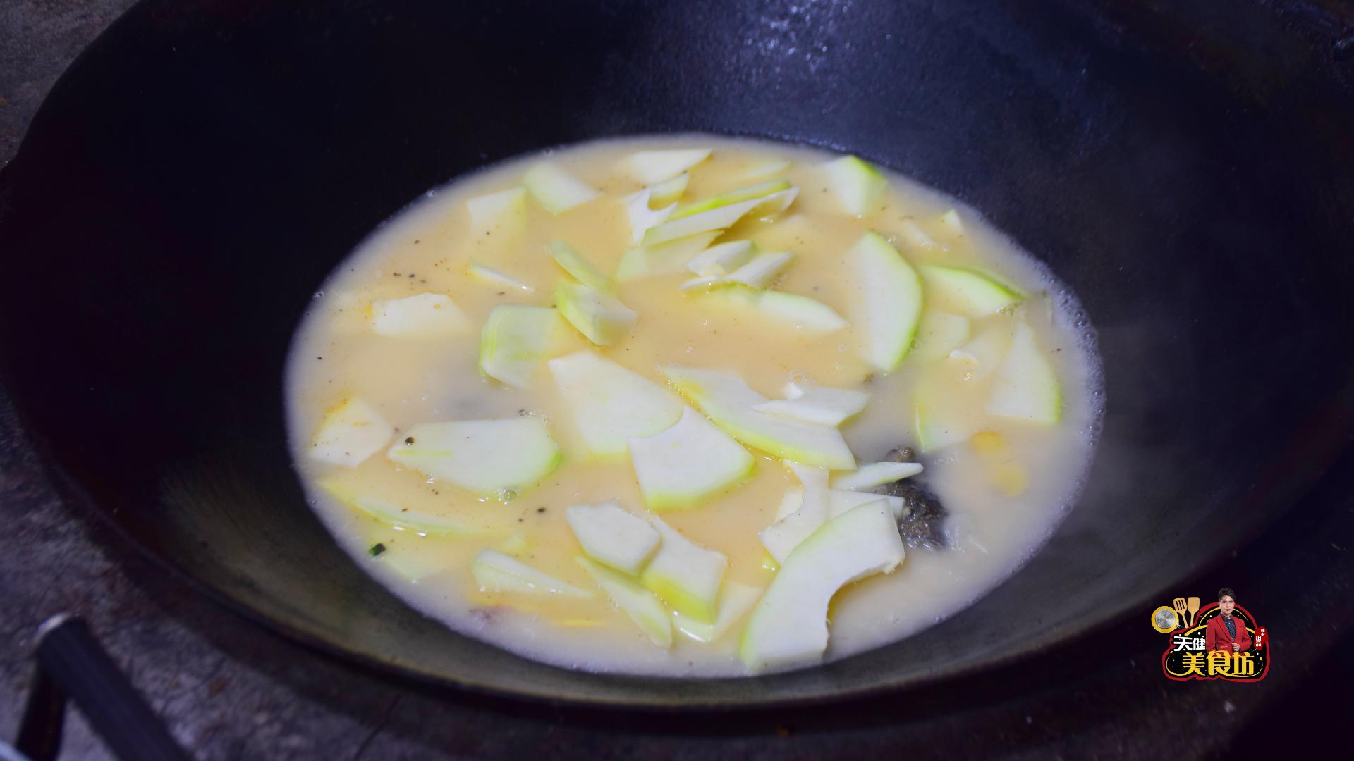 鲫鱼木瓜汤木瓜要生的还是熟的,广式鲫鱼汤的正确做法