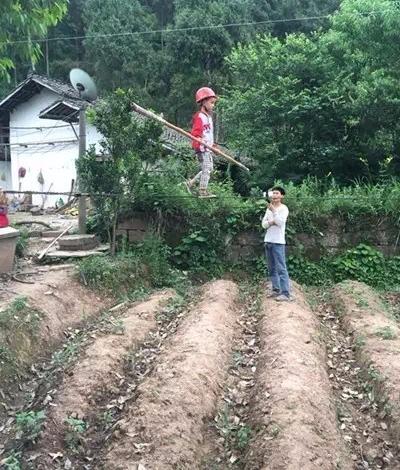 妈，我是你的孩子，不是你的摇钱树