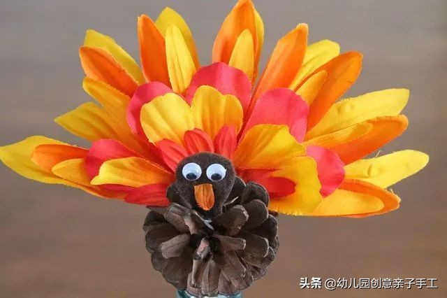 松果手工火鸡教程,感恩节小火鸡手工
