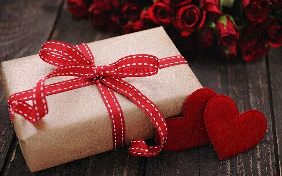 女朋友姐姐过生日送什么礼物合适,分手后女朋友过生日送什么礼物好