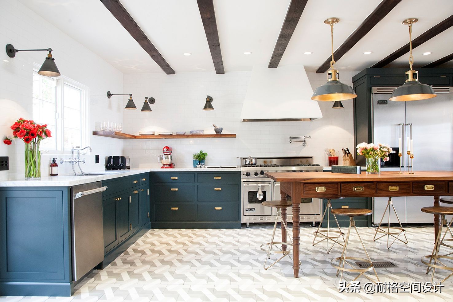 用厨房吊柜改成地柜,蓝色厨房地面改橱柜