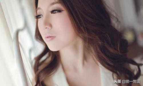 女人有这几种表现是男人爱你,恋爱要谨慎男人要警惕这三种女人