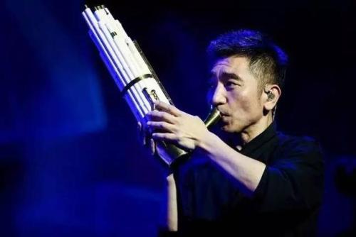 吴彤唱好春光众人反应,吴彤重录好春光