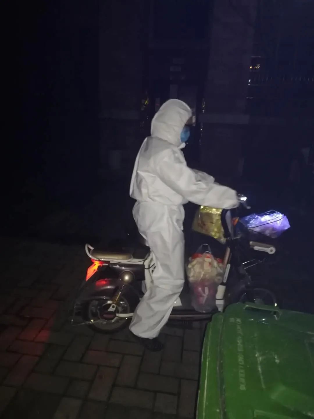 武汉市文联在行动丨用平凡微光点亮大爱仁心