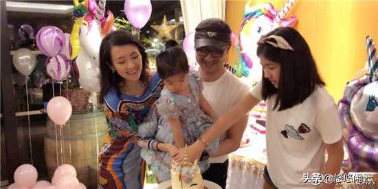 不小心喝烟灰，章子怡求助收拾汪峰的方法，粉丝爆笑支招