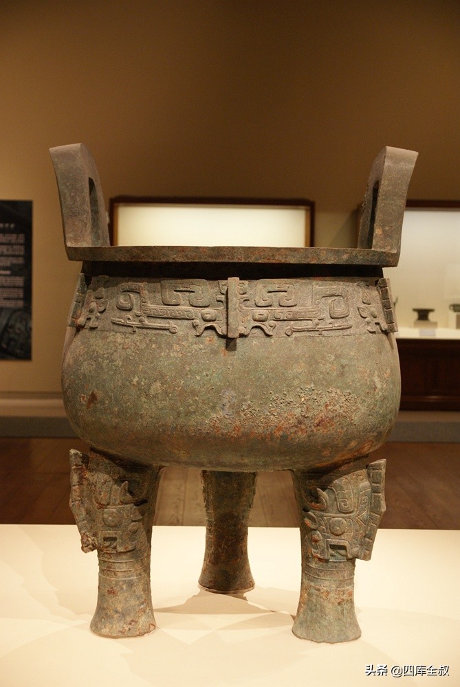 荣国府的一件绝世重器，非但不秘藏，反而放在家中最显眼的地方