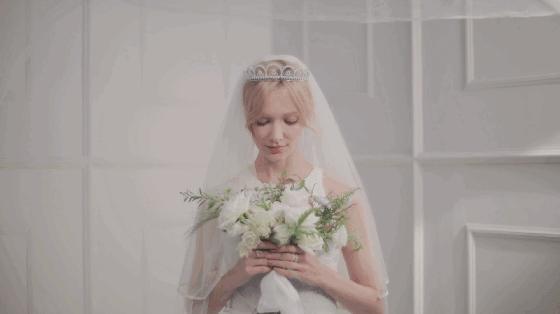 冬天皮肤干燥起皮屑用什么护肤品,一到冬天脸部干燥起皮补什么