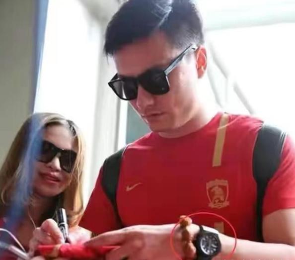 中国男足队员们的豪车,盘点中国各大男足豪宅