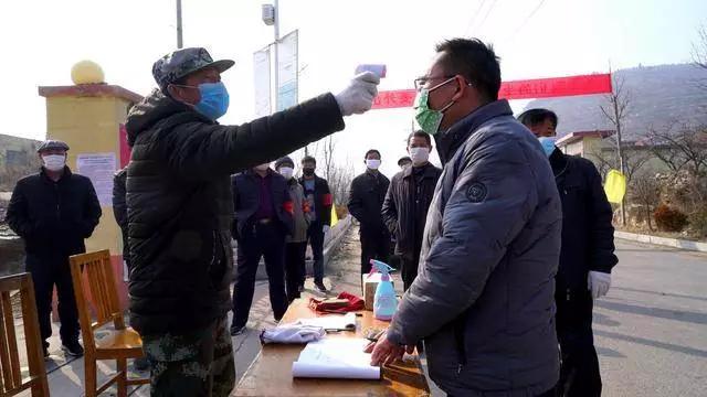 把肺炎拍成电影，我们拿到了一位导演的创作脚本