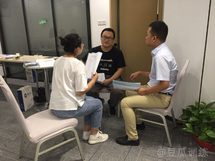 怎样提高自己的口才与演讲能力,怎样提高自己的口才和应变能力