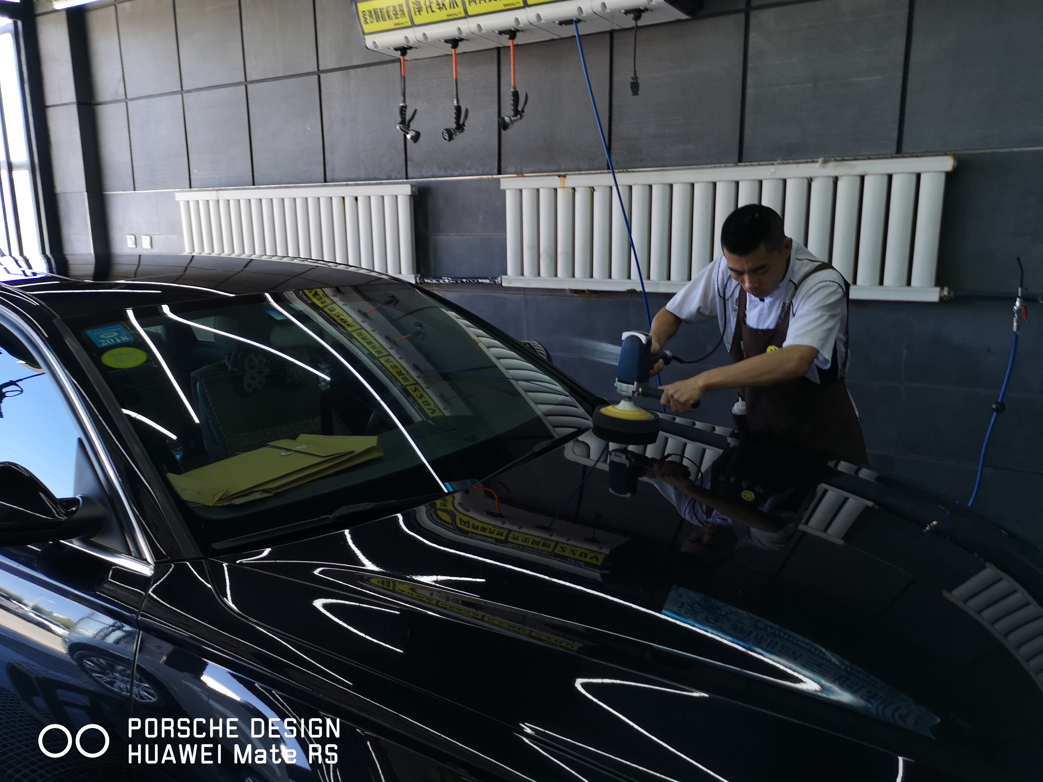 汽车打蜡跟镀膜有啥区别,打蜡镀膜和打蜡哪个更靠谱