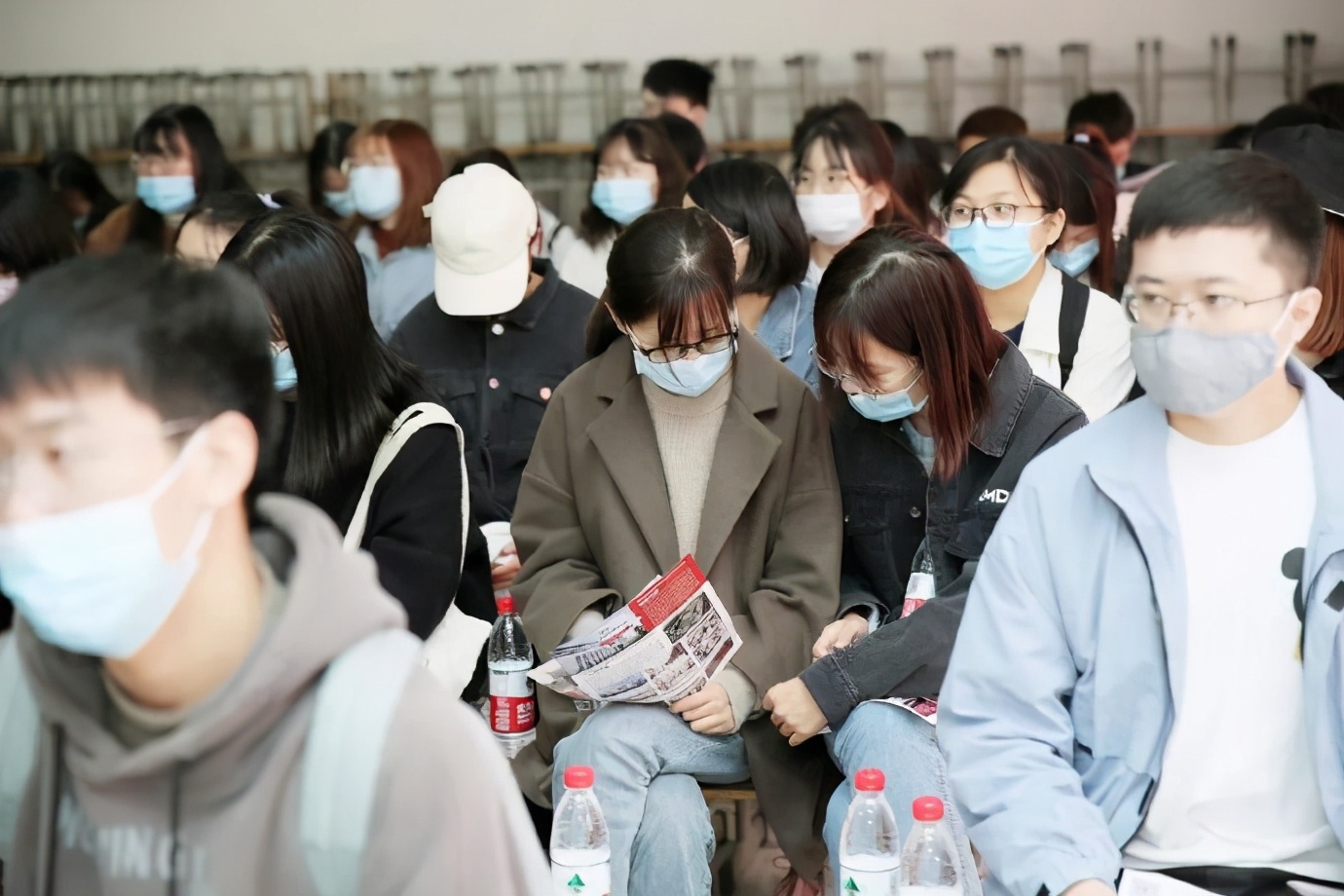 又有这么多小姐姐来到万茗堂，他们所为何事？