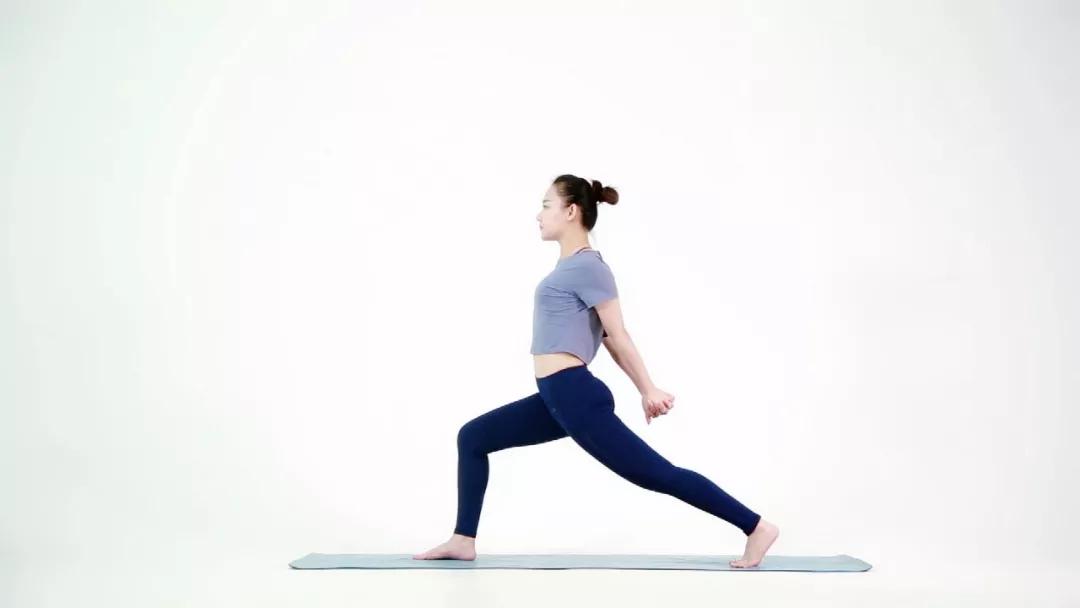 一个动作开肩美背瘦全身,瘦胳膊肩膀减脂法