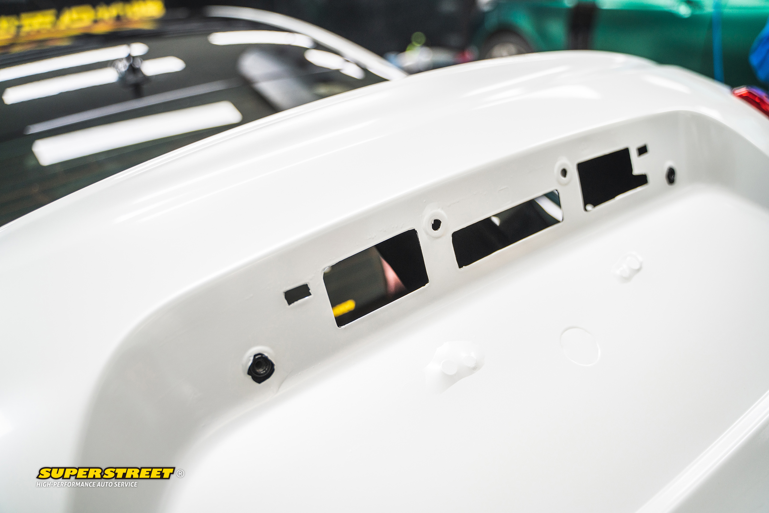 玛莎拉蒂吉博力汽车贴膜改色,superstreet改装