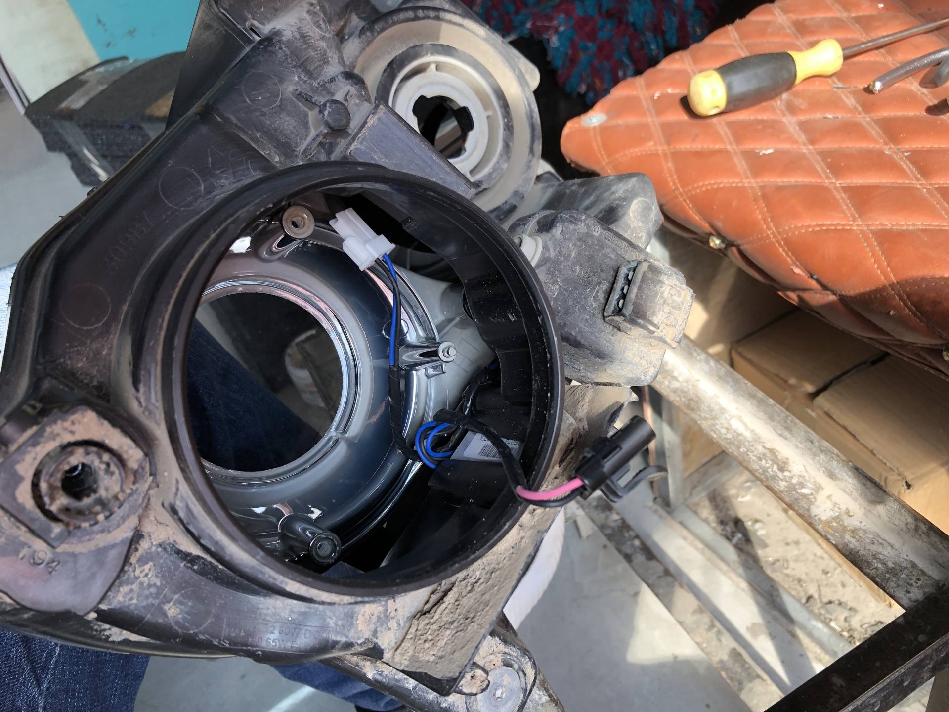 指南者改装自动大灯教程,指南者怎样自己更换车灯