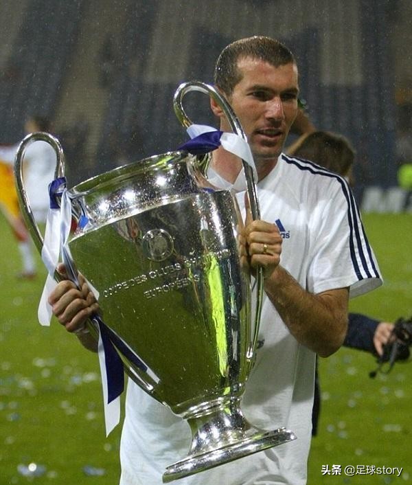 齐达内世界公认大师,齐达内法国十大传奇