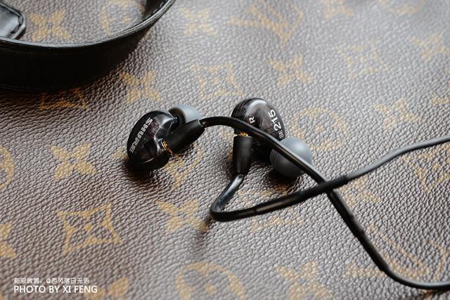舒尔se215经典耳机,舒尔蓝牙耳机se215