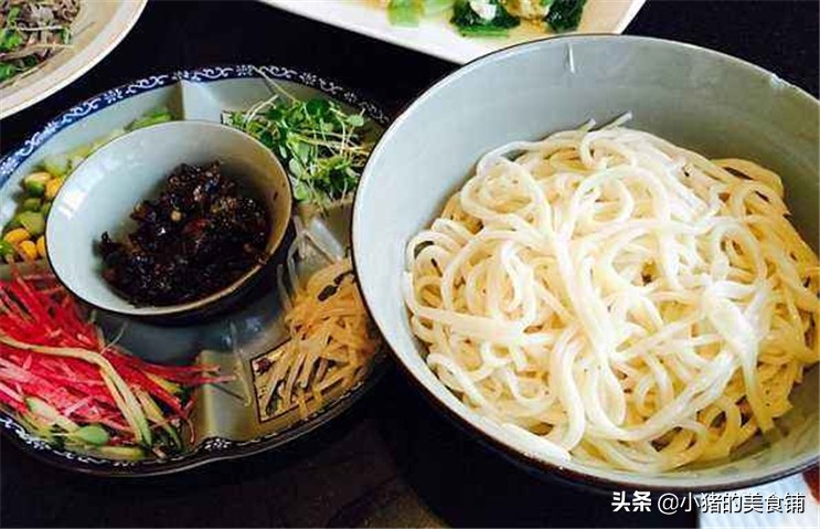 为什么自己做出来的炸酱面有点酸,这才是正宗做炸酱面的正确方法