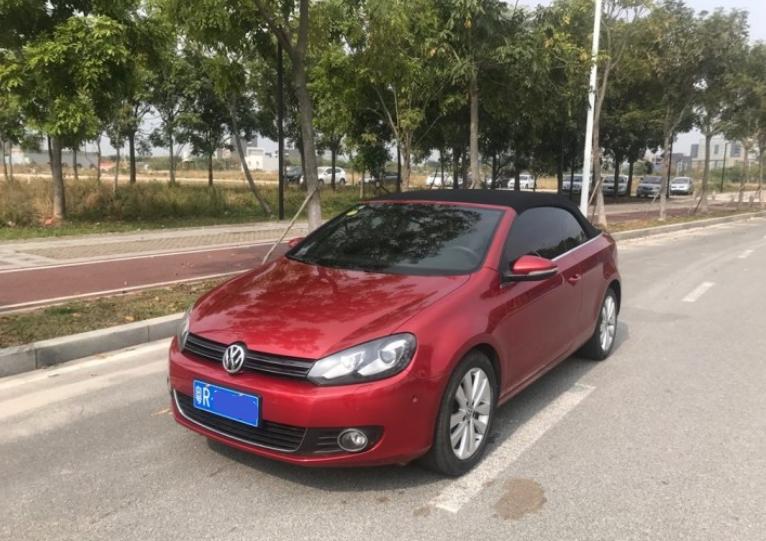 八年前花40万买的高尔夫，进口敞篷车，如今妻子想换车他却舍不得