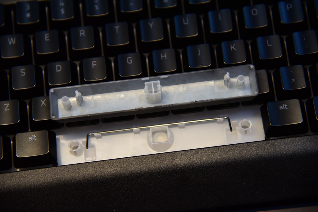 razer雷蛇萨诺狼蛛v2幻彩背光,游戏膜测评安卓