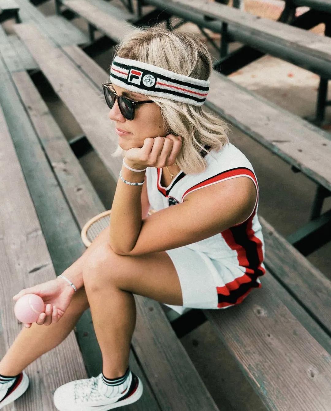 瑜伽服后面的球,瑜伽服后面蝴蝶结